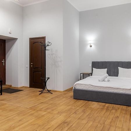 לבוב Apartment On Stavropihiiska Street 3 מראה חיצוני תמונה