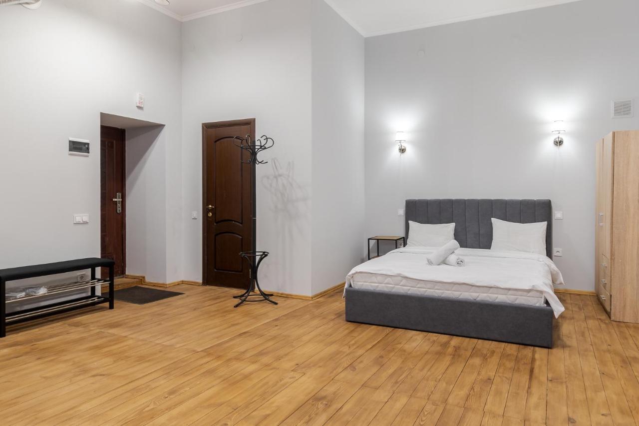 לבוב Apartment On Stavropihiiska Street 3 מראה חיצוני תמונה