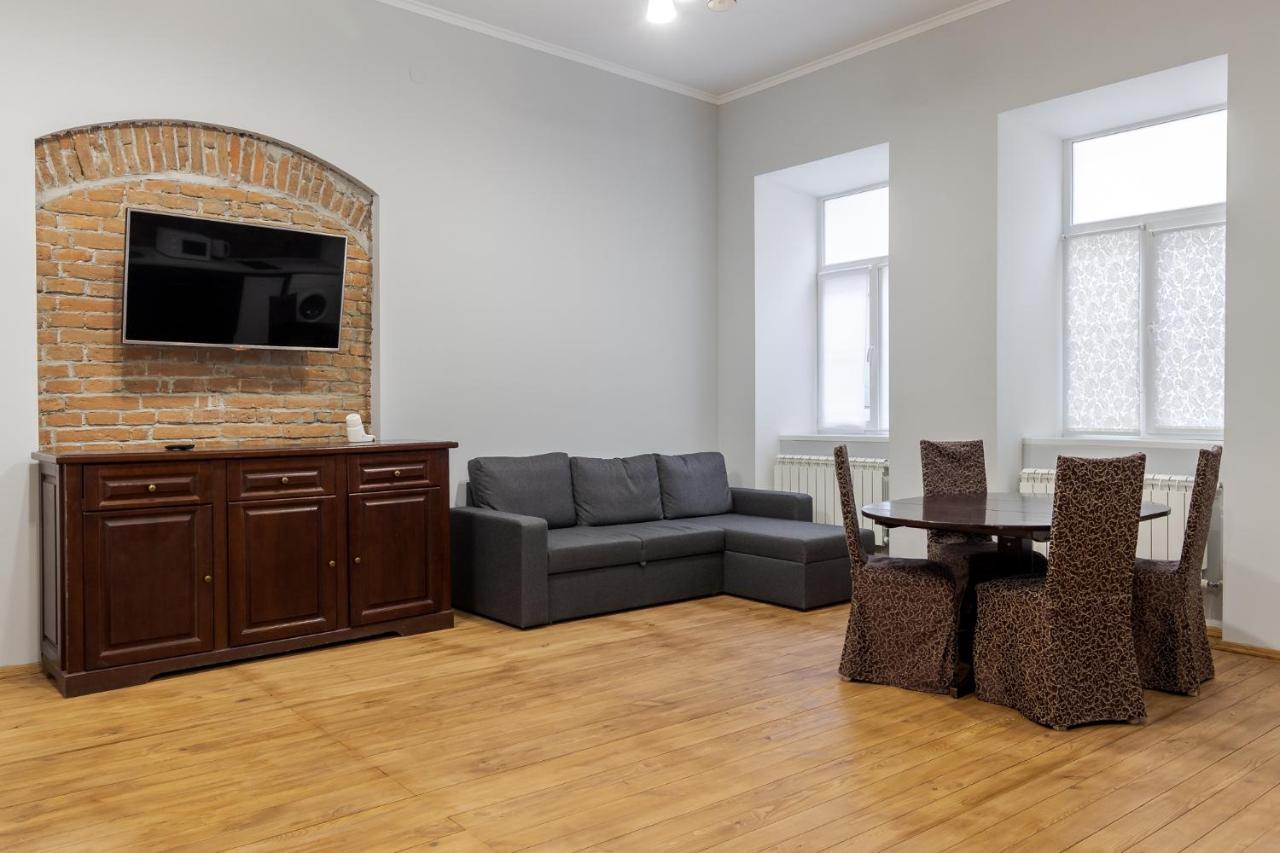 לבוב Apartment On Stavropihiiska Street 3 מראה חיצוני תמונה