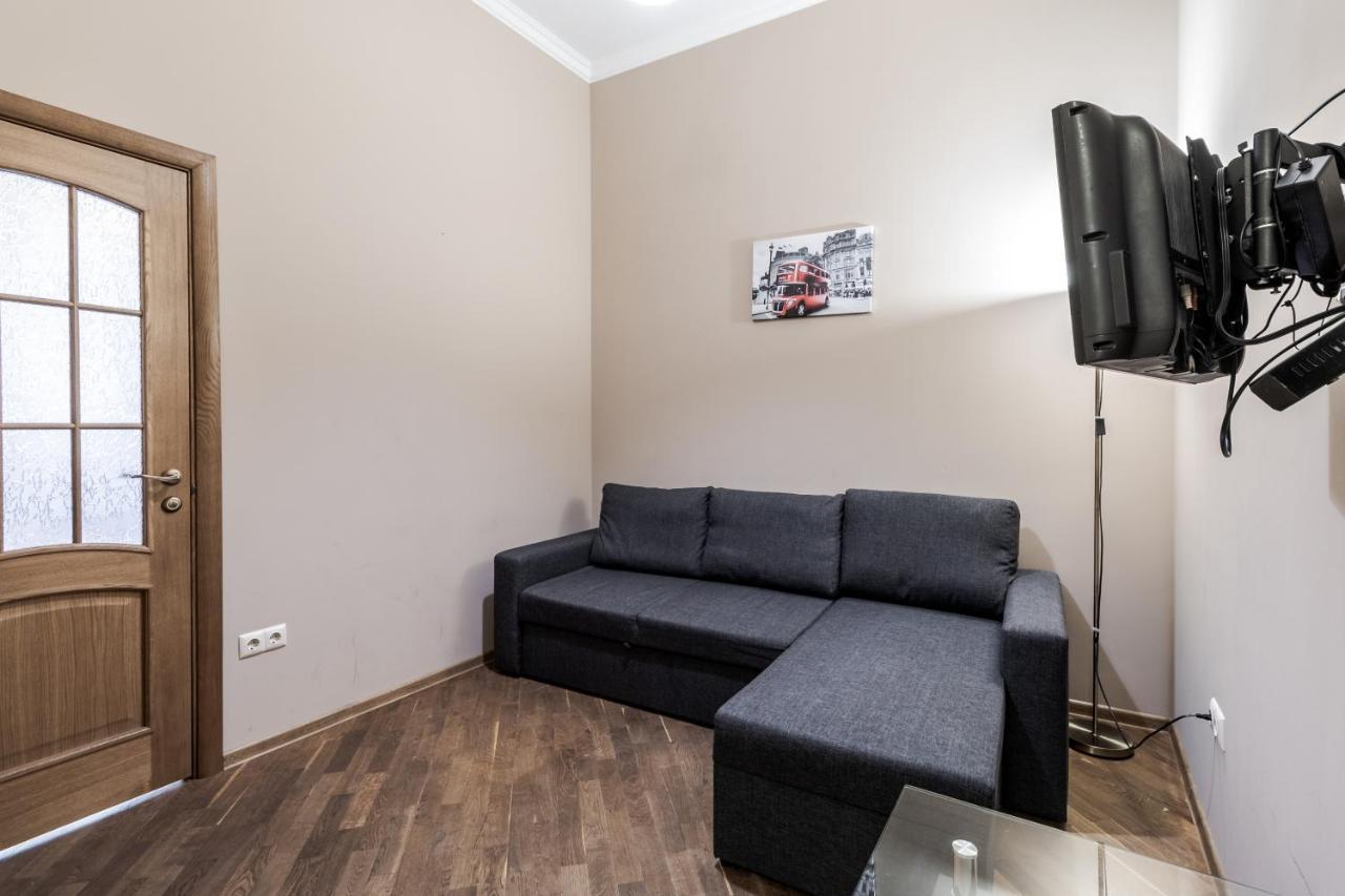 לבוב Apartment On Stavropihiiska Street 3 מראה חיצוני תמונה