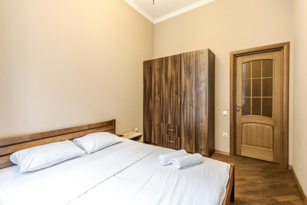 לבוב Apartment On Stavropihiiska Street 3 מראה חיצוני תמונה